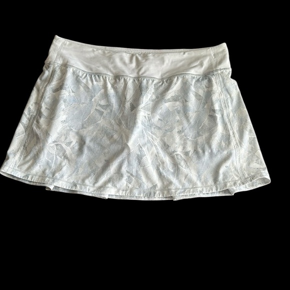 Lululemon Jasmine White Gray Print Golf Tennis Pickleball Skort size 10 - Picture 2 of 6